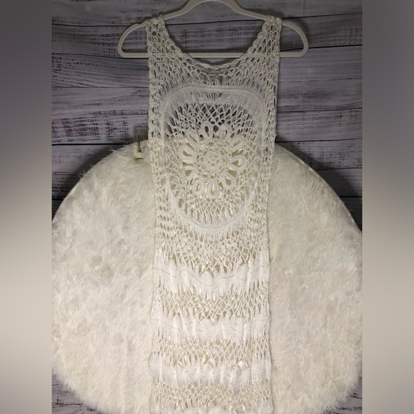 VENUS White Crochet Sleeveless Coverup Dress NWOT M/L - Picture 4 of 16
